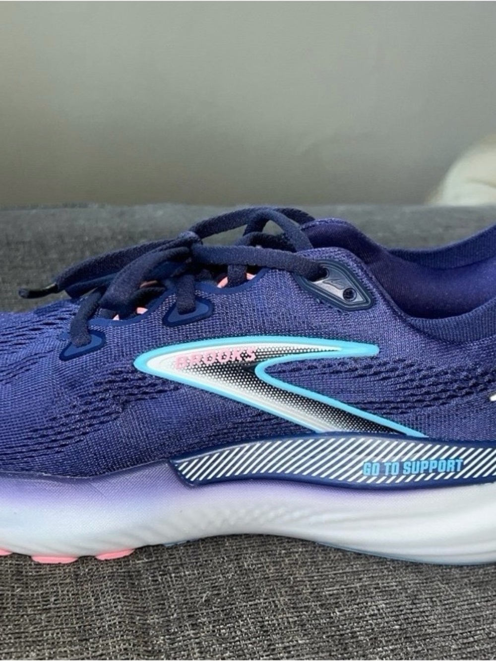 New Brooks Glycerin 22 GTS Women's Shoes - Navy with Teal and Pink Accents - Picture 5 of 8